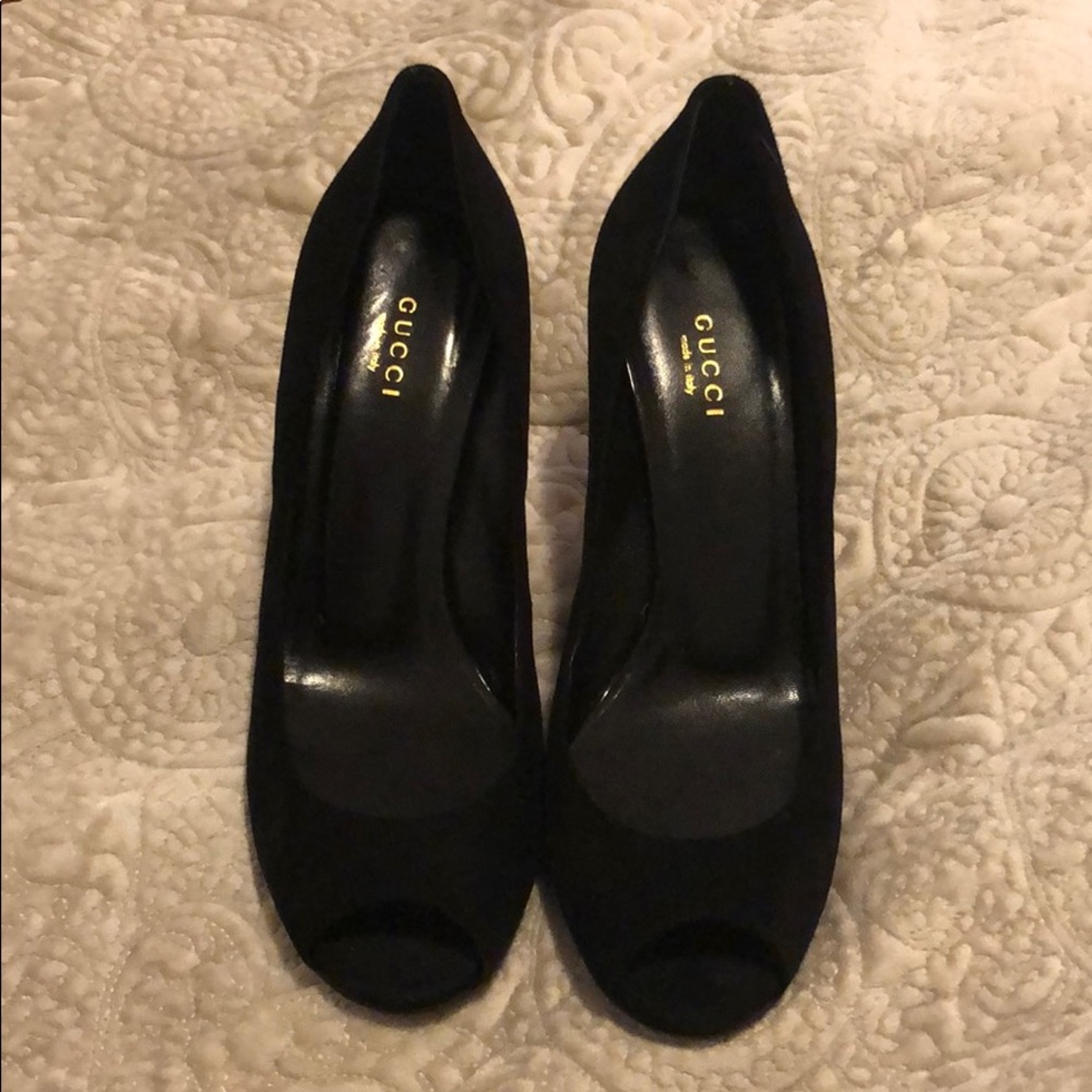 GUCCI ANTI-SLIP Black peep-toe Heels!!